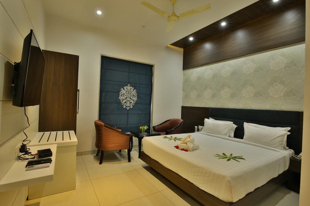 Jhansi Hotel Habitación foto