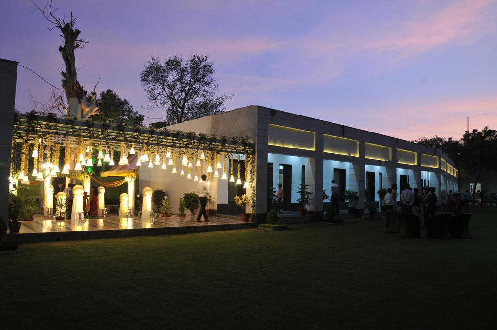 Jhansi Hotel Exterior foto